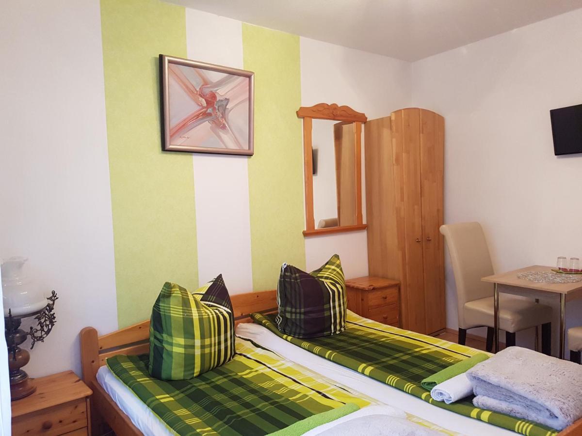 Zur Traube Hotel Kestert Room photo